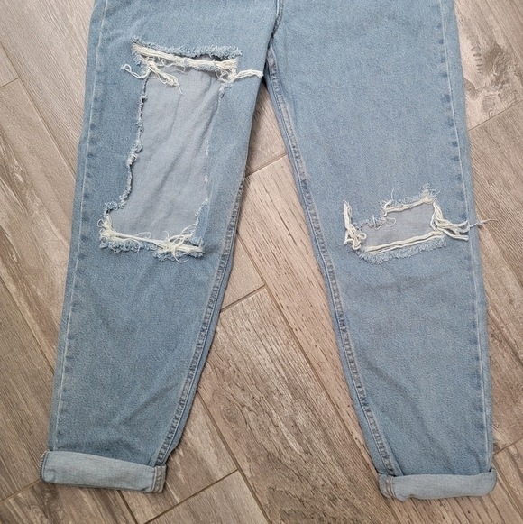 *LAST CHANCE* NWT Asos Distressed Boyfriend Jeans 26 - Picture 3 of 10